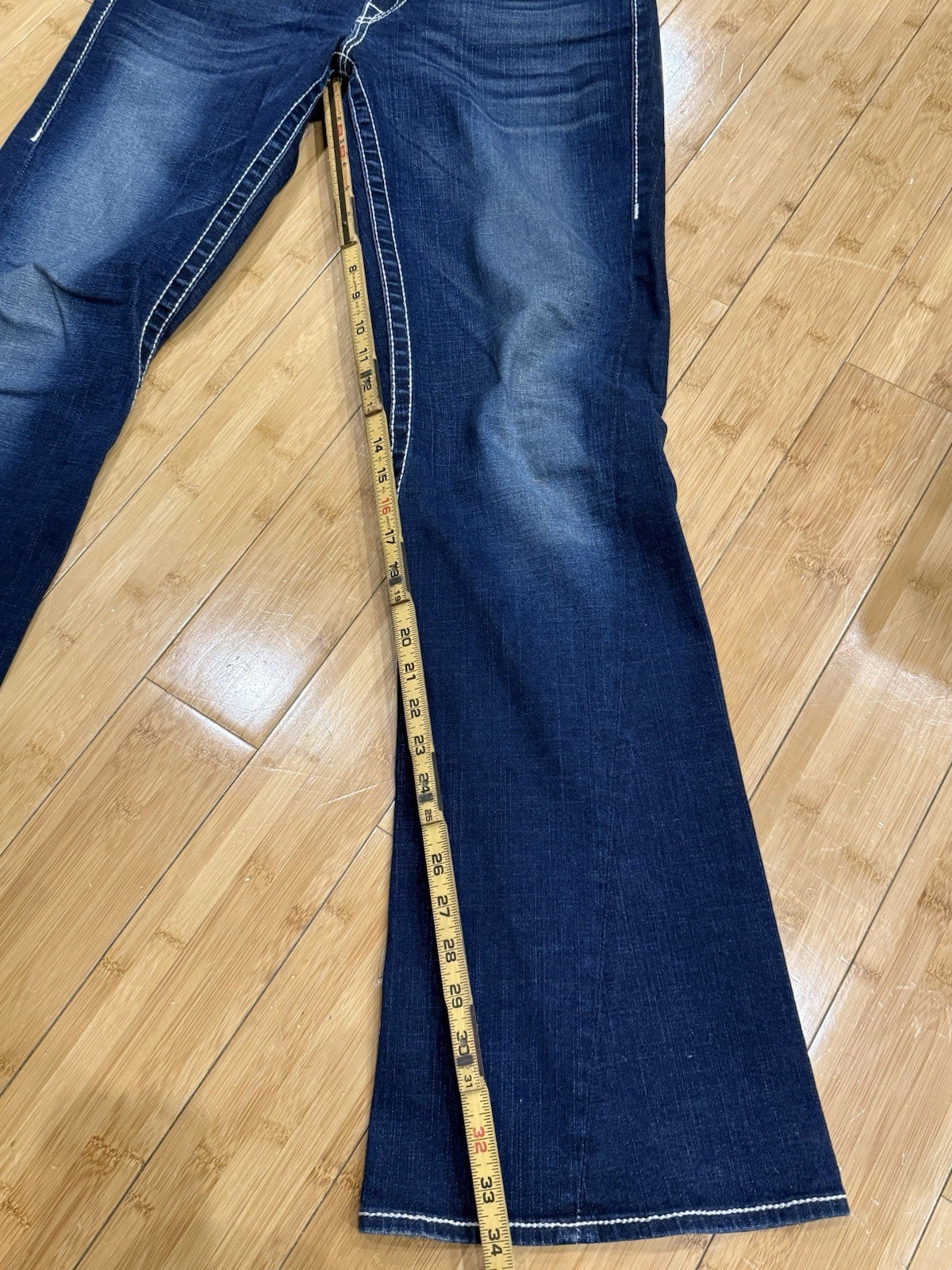 True Religion Jeans Women’s Disco Joey Big T Sz 31 Flare Bottom Blue Denim USA thumbnail 4