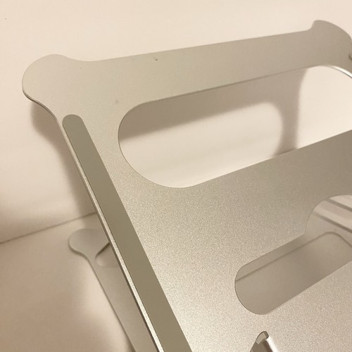 Supporto Portatile Regolabile in Alluminio per MacBook o Notebook - Foto 2 di 9