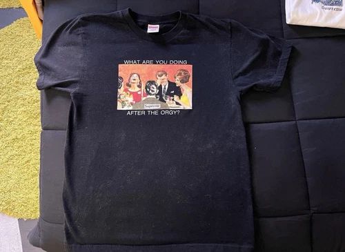 Tee shirt Supreme Orgy bleu marine taille M SS17 que faites vous après l'orgie ?