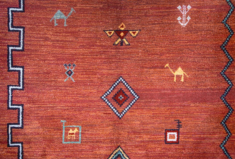 Contemporary Moroccan Taznakht Berber Rug - Earthy Brown - 8'7" x 5'5" (+fringe) - Image 2 of 4