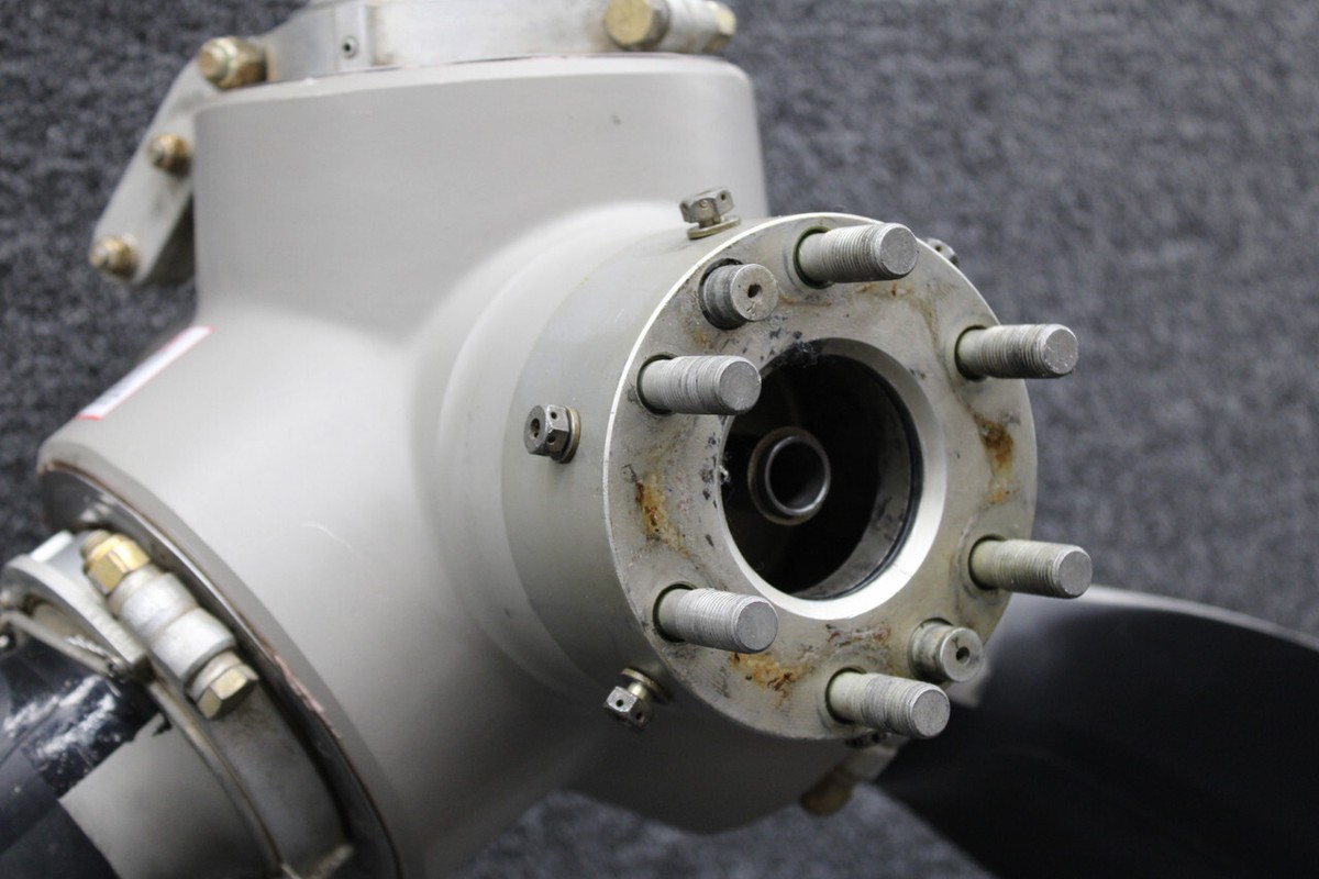 D3AF32C80-XNR, S82NC-6 McCauley 3 Blade Propeller Assembly LH