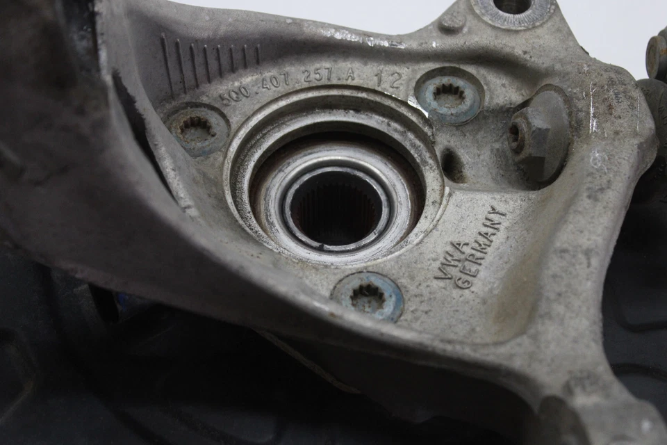 Audi A3 2016 husillo/nudillo delantero izquierdo OEM 15 16 17 18 Foto 3 de 4