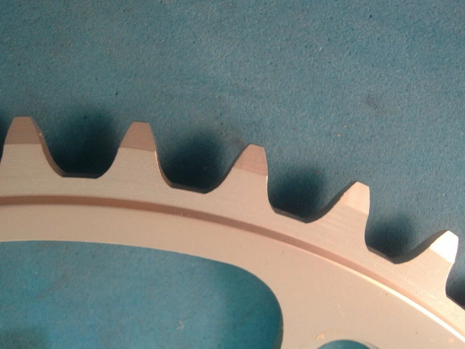 Shimano 1989 600 EX FC-6207 40Tx130BCD NEW/NOS Road/BMX Chainring- 5 to 9-Spd- - Image 3 of 4