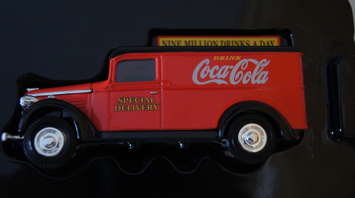 MATCHBOX COLLECTIBLES YPC02-M 1937 GMC COCA COLA DELVIERY VAN, NEW