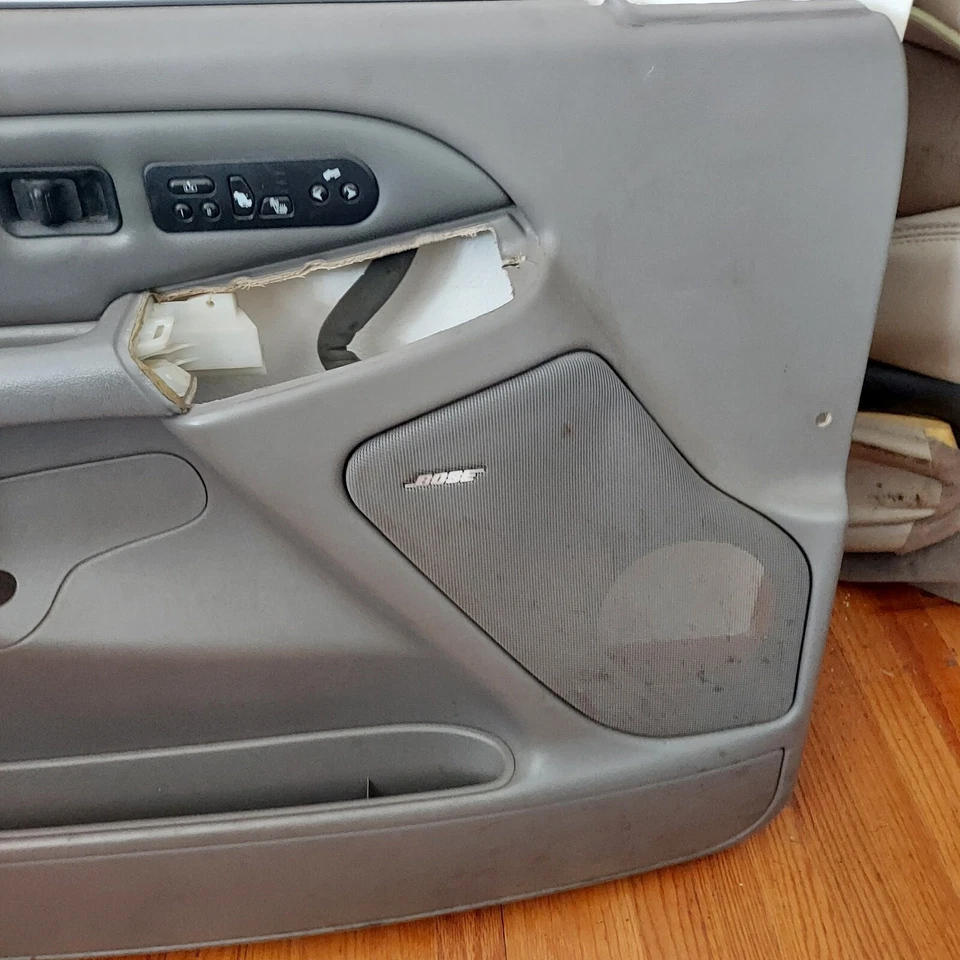 03-07 YUKON o SIERRA DENALI DRIVERS Panel de puerta Tarjeta 2 TONOS GRIS SIN ALFOMBRA OEM Foto 4 de 4