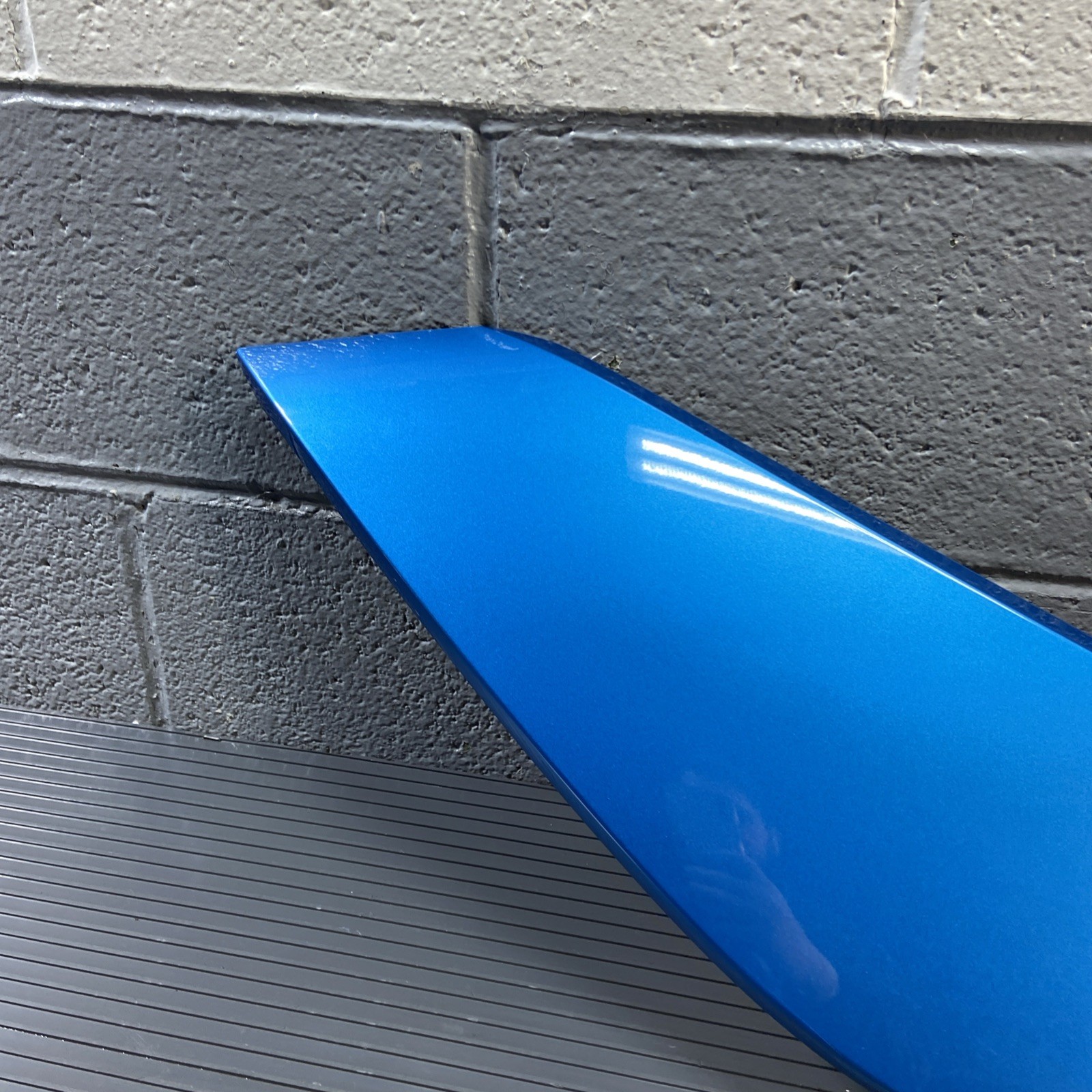 2014-2020 BMW i8 I12 Rear Right Quarter Panel Spoiler W/ Turn Light OEM *NOTE*