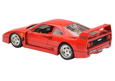 Ferrari F40 1:18 Bburago of Italy Rosso Corsa Red Diecast Model