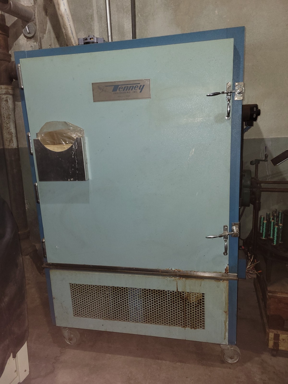 Tenney Humidity/Thermal Chamber