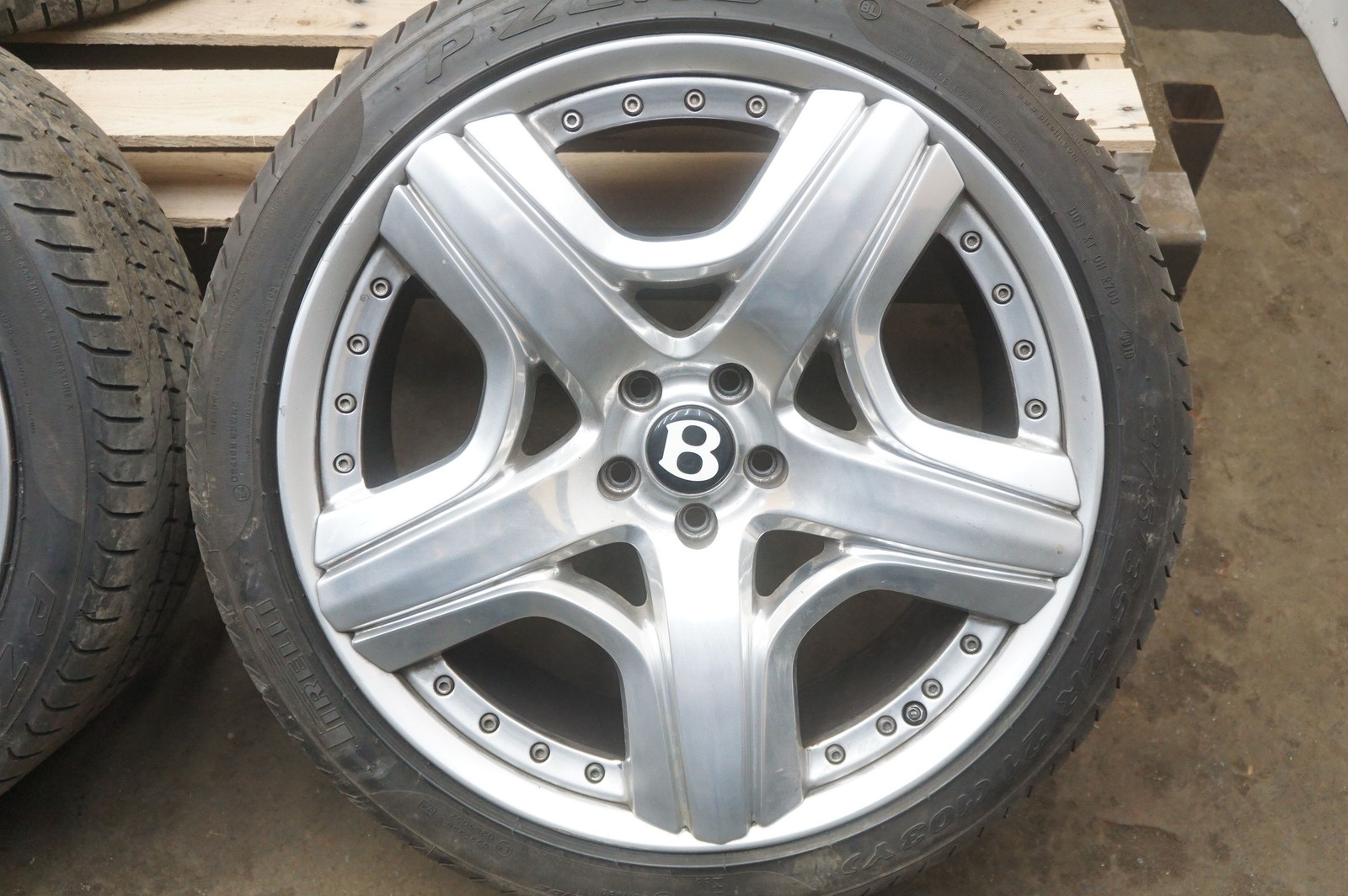 Set 21x9.5" Wheel Rim Tire 3W0601025DA Bentley Continental Flying Spur 15 *Note*