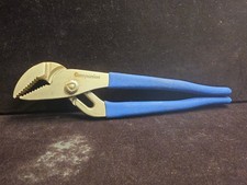 Companion tongue and groove pliers