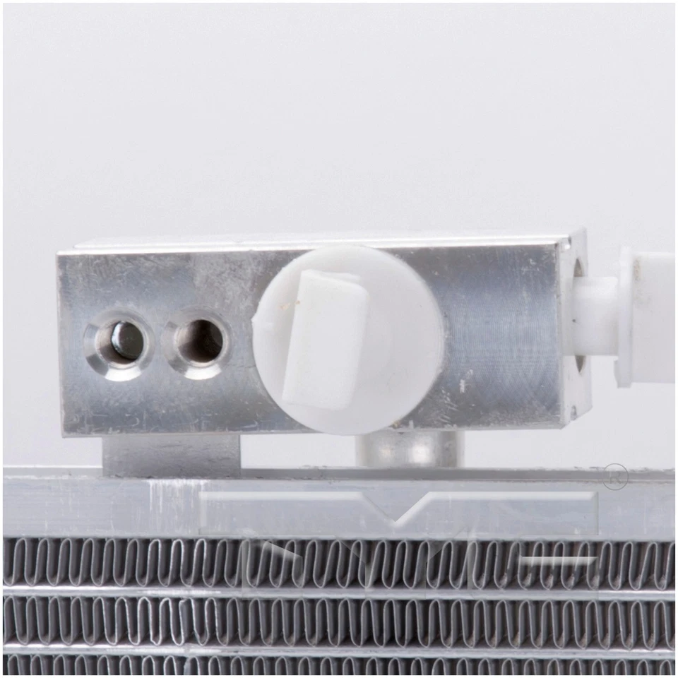 Condensador de aire acondicionado TYC para Mercedes-Benz 3760 Foto 4 de 4