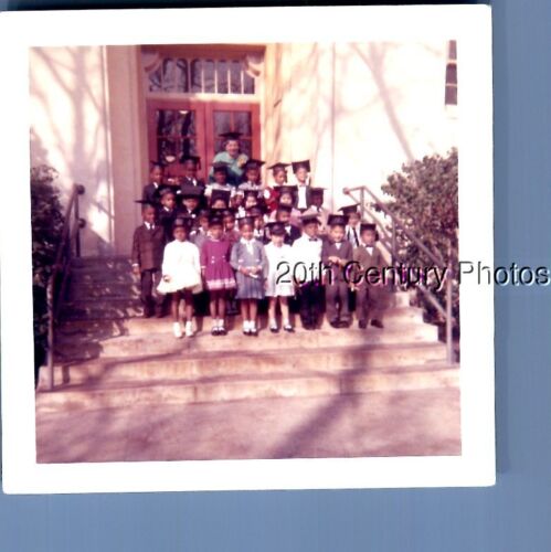 FOUND COLOR PHOTO P+3196 BLACK SCHOOL KIDS STANDING ON STAIRS - Picture 1 of 1