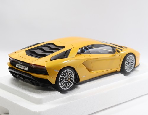 AUTOart 1/18 Lamborghini Aventador S New Giallo Orion Pearl Yellow 79132 - Picture 7 of 24