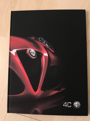 Alfa Romeo 4C, Hardcover-Prospektbuch 2013