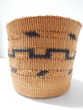 ANTIQUE VINTAGE ALASKA TLINGIT INDIAN - NICELY SIZED FALSE EMBROIDERED - MINT !