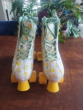 Candi Girl Lucy Roller Derby Skates Adjustable, Pineapples, Sizes 3-6.