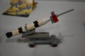 Vintage Classic Space Lego 462 Mobile Rocket Launcher