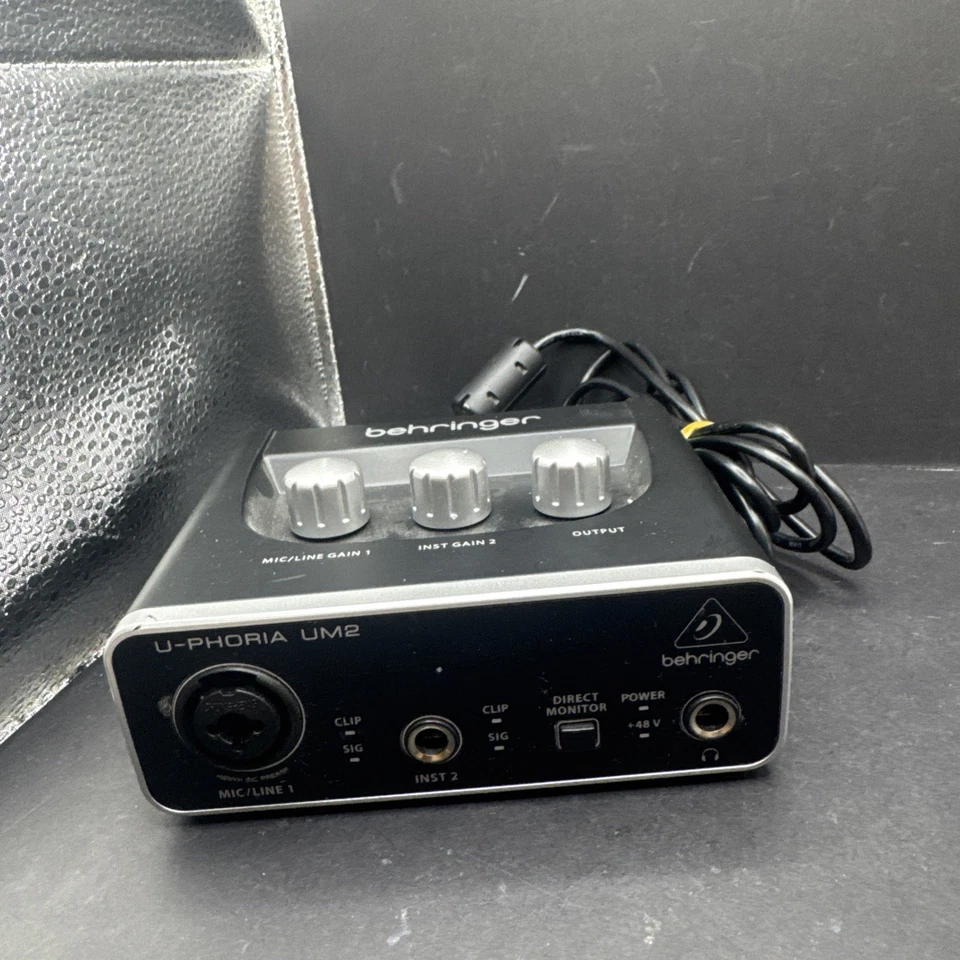 Behringer U-PHORIA UM2 Single Channel Audio Interface - Black - Image 3 of 4