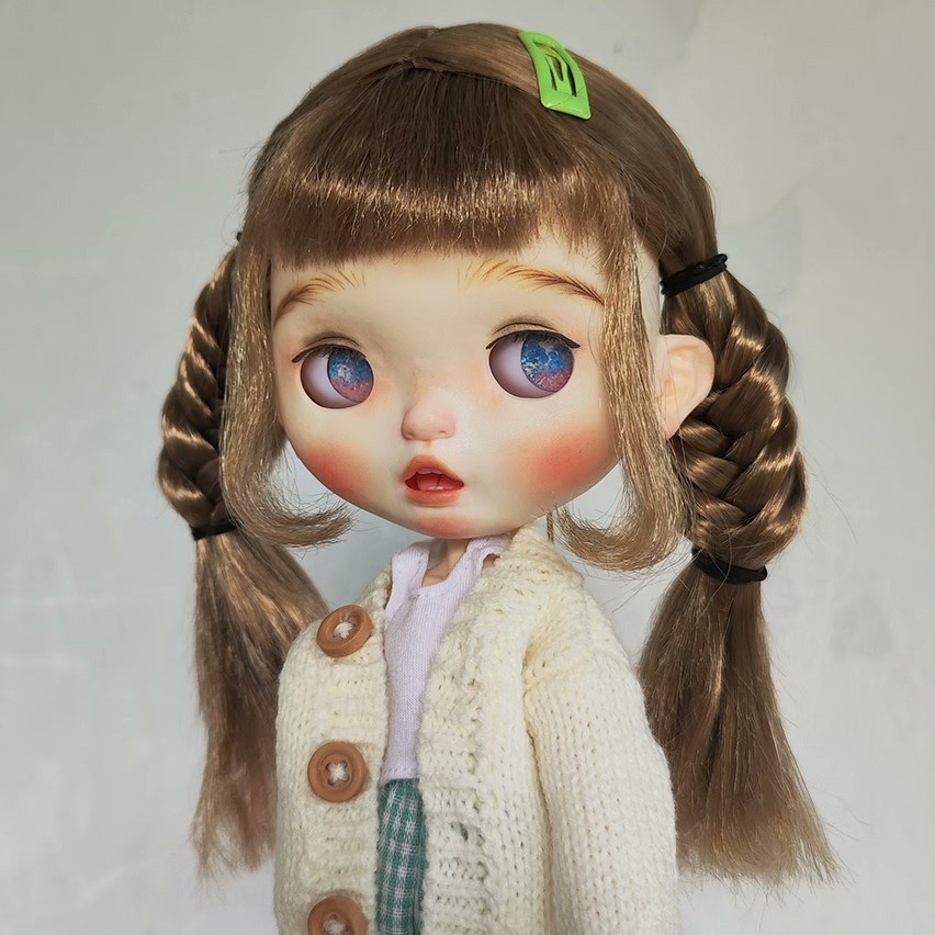 HandmadeBlythe Doll Custom Doll 4 Glass Eye Chips, 19-Joint Body  Dress Includ