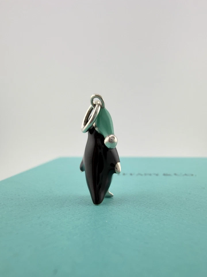 Colgante con dije de pingüino Tiffany & Co. en esmalte azul y plata de ley Foto 4 de 4