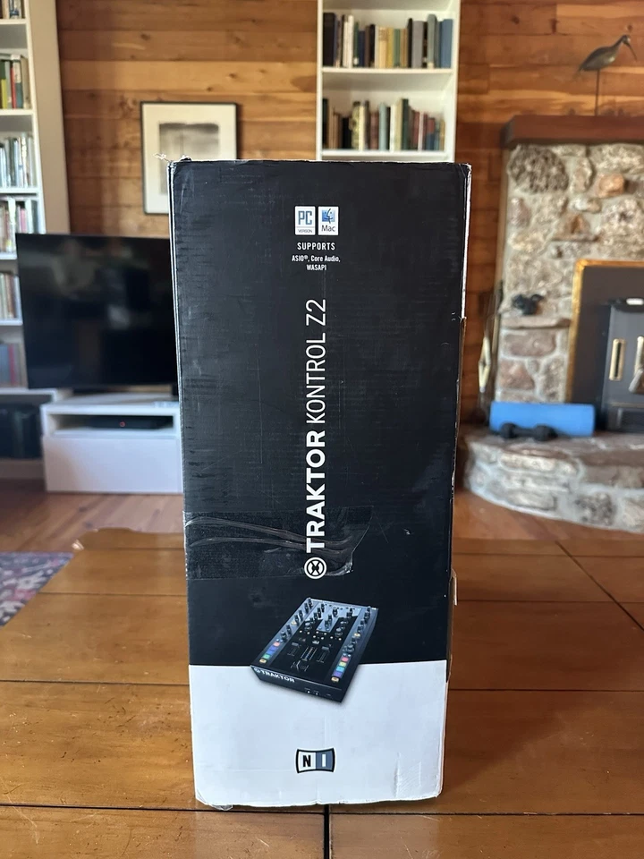 Native Instruments Traktor Kontrol Z2 2 + 2 Channel Control Mixer Works w/Box - Image 2 of 4