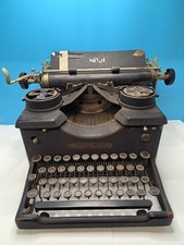 Vintage 1940s Royal Typewriter - Heavy Cast 14Kg - Renovation required. See Note