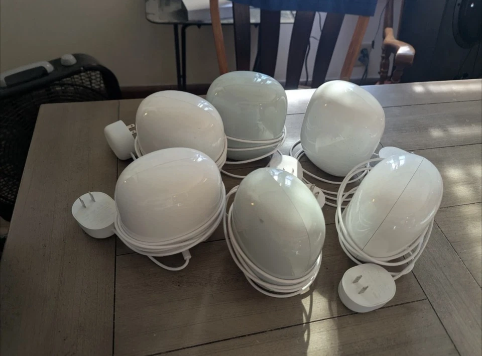 Google Nest Wi-Fi Pro 6 Pack . Lot Of 6 Used And In Perfect Working Order - Image 2 of 4