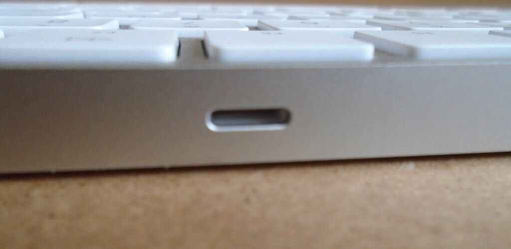 GENUINE Apple A1644 EMC 2815 Rechargeable Wireless Keyboard | eBay