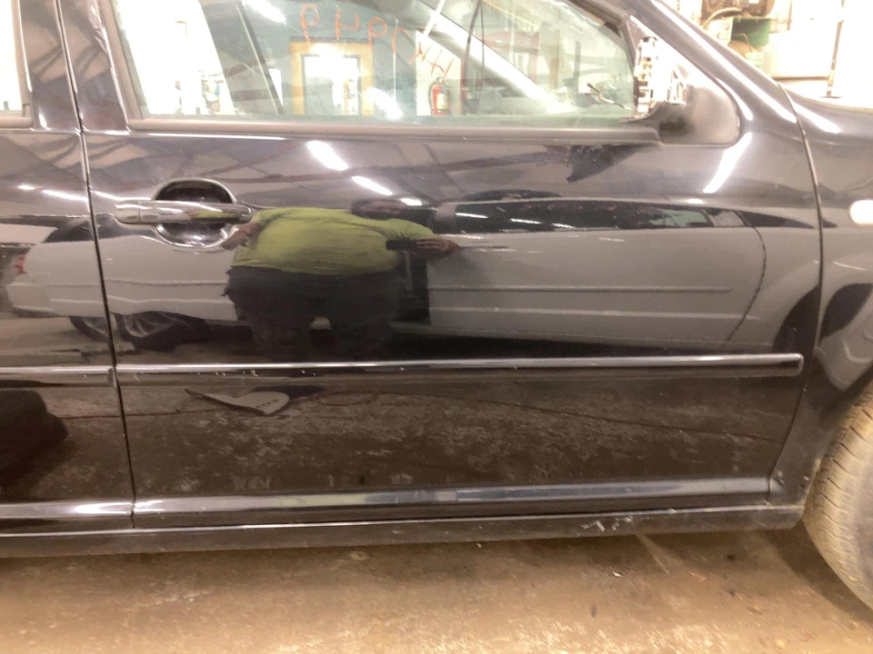 (LOCAL PICKUP ONLY) 99 -11 Volkswagen GOLF EXCEPT GTI Front Door Right Foto 2 de 4