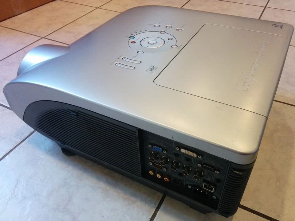 SHARP XG-PH70X CONFERENCE SERIES DLP PROJECTOR, 5200 LUMENS, LOW HOURS! - Image 2 of 4