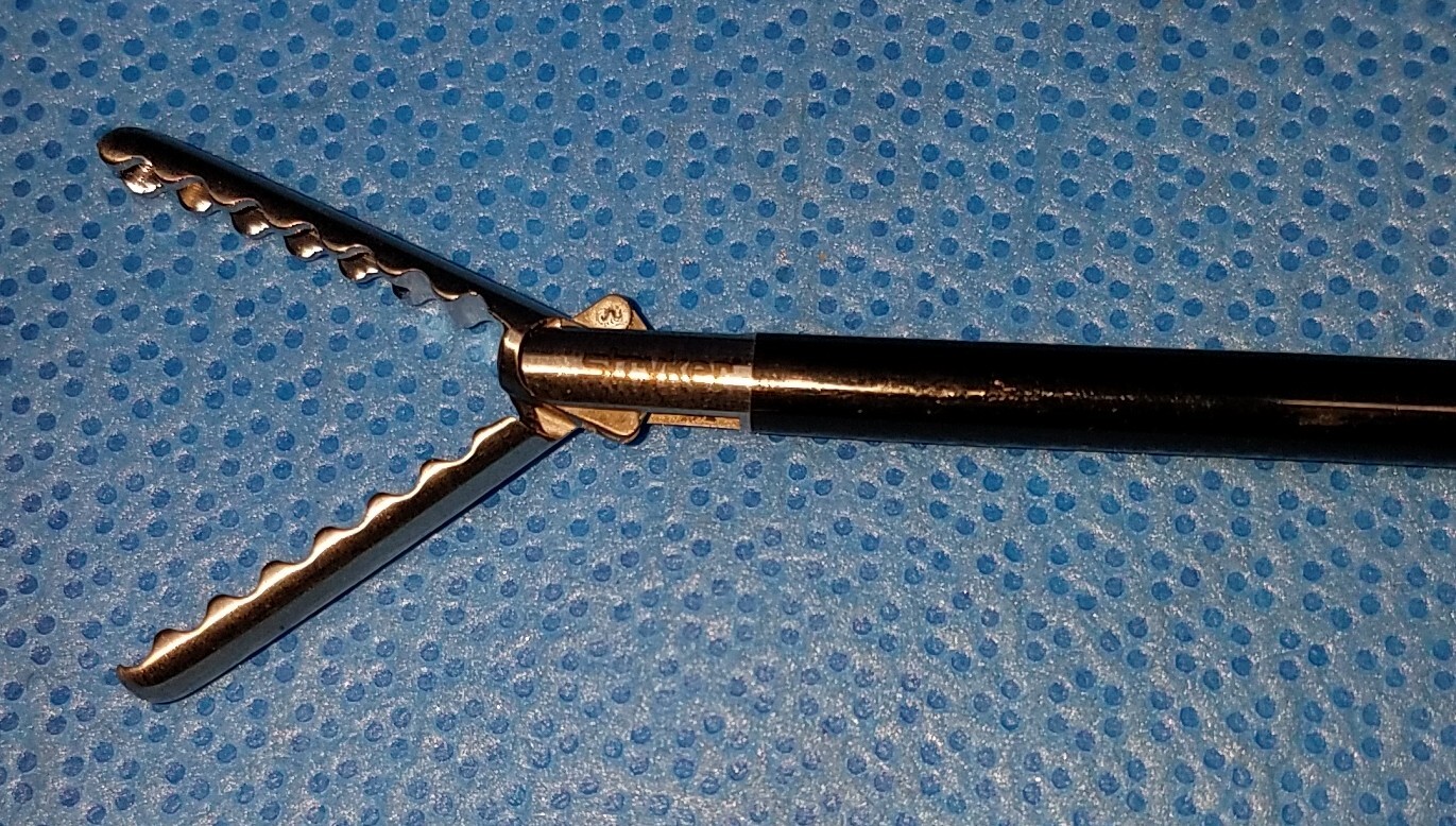 Stryker 250080768 Sliding Lock Grasper, Double Action, Rotating, 5mm