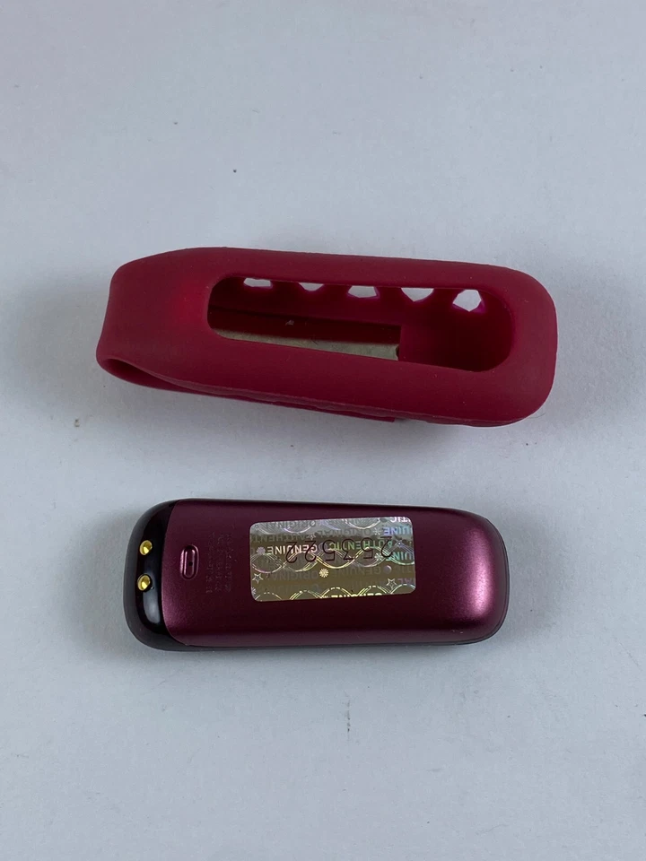 Fitbit One Red & Holder - version 6.46 new battery. PLEASE READ THE DESCRIPTION! - Image 3 of 4