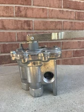 Tee Valve AA17L 3-Section Manual Spray Control Valve-Spraying Systems Co. (NOS)