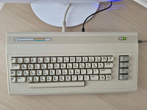 ✅ COMMODORE 64 C64 C C64G ⭐ schöner Zustand ⭐ schneller Versand ⚡️ - 第 2/6 張圖片