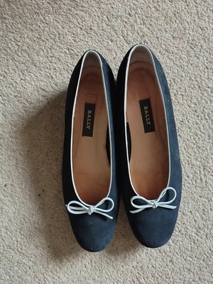 Vintage 1990er Bally 'BITZ' Ballerinas dunkelblau Wildleder + weiße Schleife (41) UK 8 sehr guter Zustand