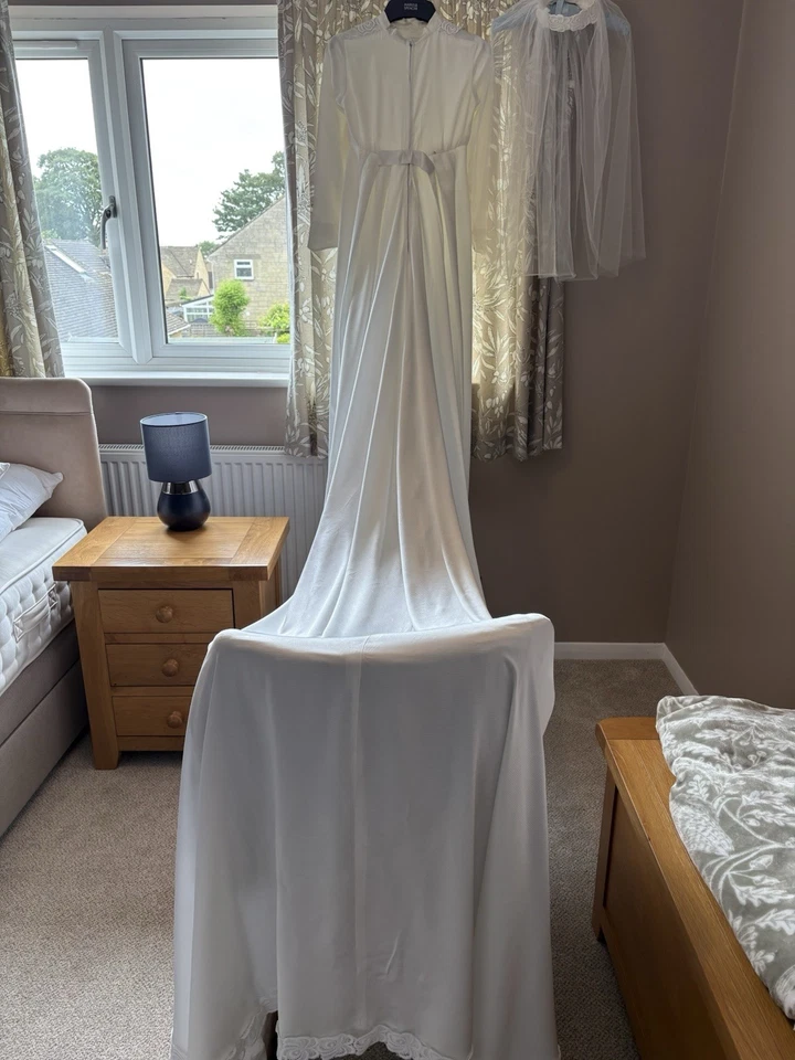 1960 Bespoke Vintage Empire Line Wedding Dress - Image 2 of 4