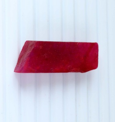 Red Ruby AGI Zertifiziert 68.75 Ct Natürliche Edelstein-Scheibe Roh 1t36935