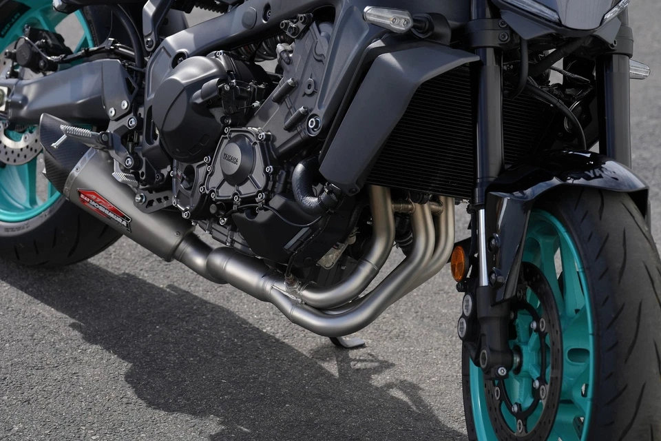 Sistema de escape completo de acero inoxidable Yoshimura 13992AP521 AT2 para Yamaha MT-09 XSR 900 Foto 4 de 4