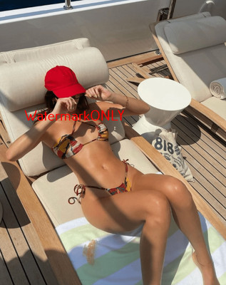 Gorgeous ''Celebrity/Model'' ''Kendall Jenner'' Beautiful ''Pin-Up'' PHOTO! #(54)