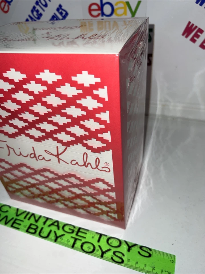 FRIDA KAHLO MASTERPIECE 'TE AMO' 8" DUNNY ART FIGURE - LIMITED 300 PCS Exclusive - Image 4 of 4