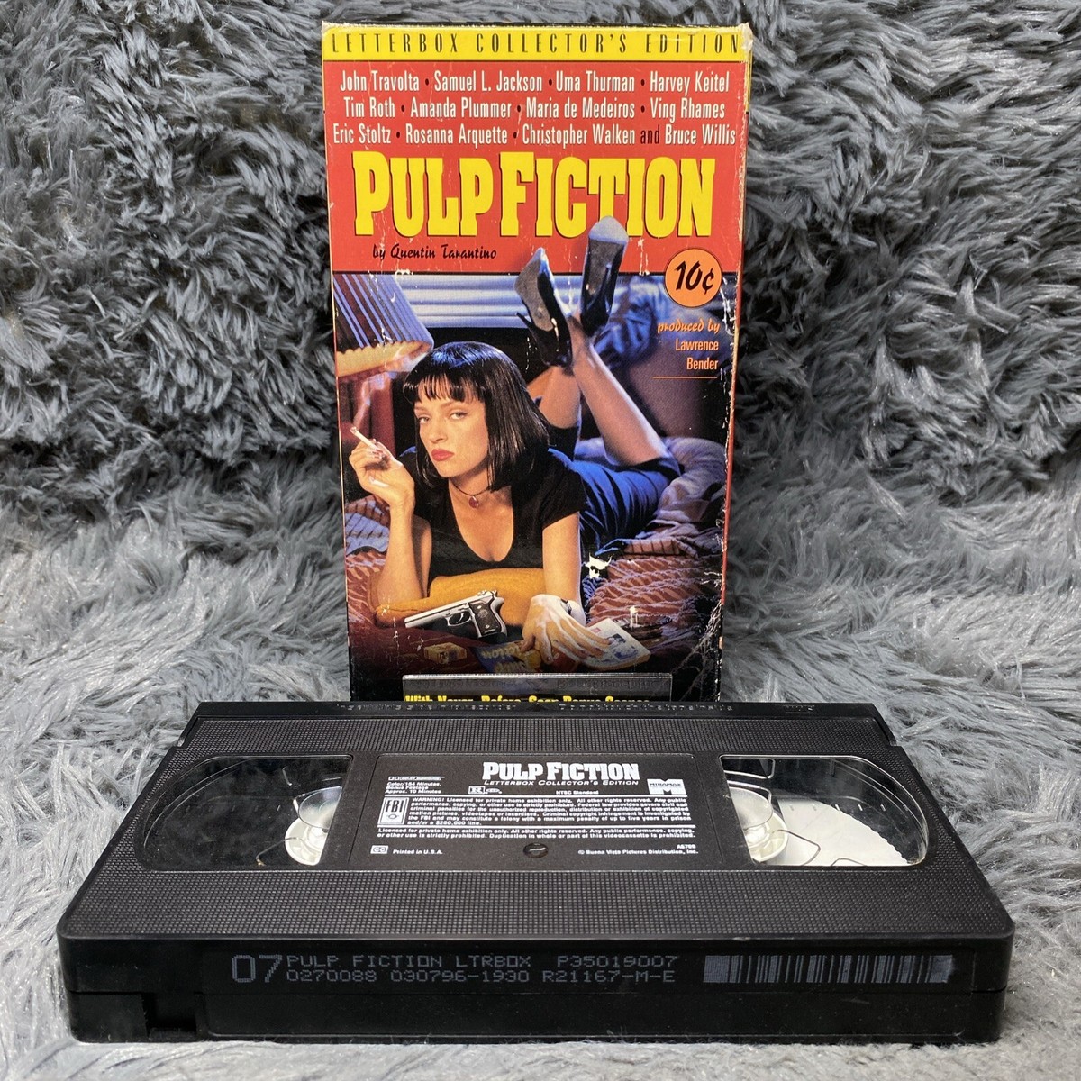PULP FICTION VHS ビデオテープ Pulp Fiction VHS Tape 1996 Widescreen Letterbox Quentin Tarantino
