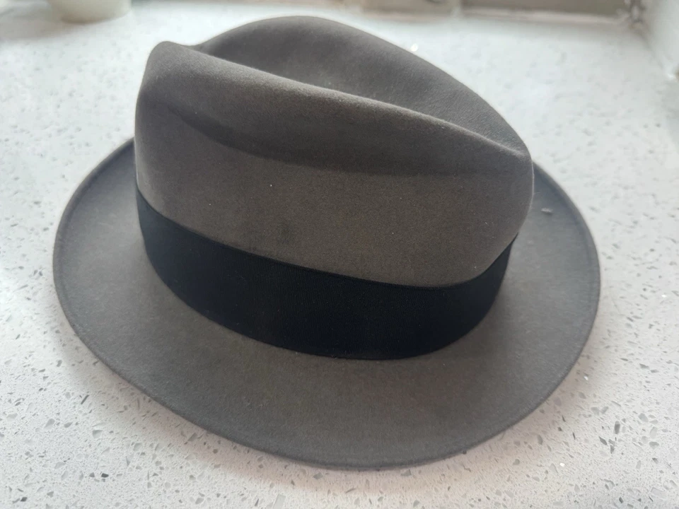 Fedora de fieltro gris vintage DOBBS Fifth Avenue New York TALLA 6 7/8 hecho en EE. UU. Foto 2 de 4