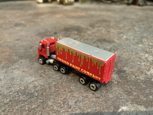 💥Micro Machines semi truck box Galoob LTD Truck red toxico paint company RARE - Picture 6 of 11