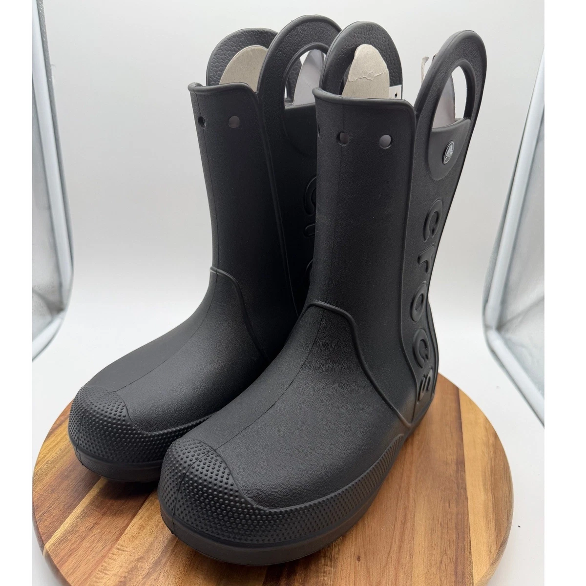 Crocs Rain Boot Low (1-1.9 in) Heel Height Boots for Women  display picture 1