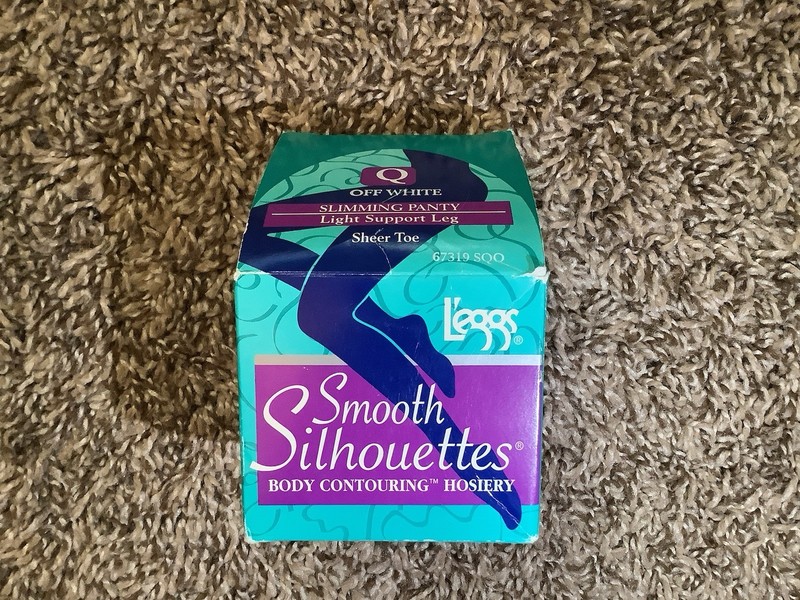 Leggs smooth silhouettes pantyhose, off white, size: Q