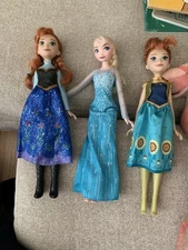 3 Disney Anna and elsa dolls Frozen super condition
