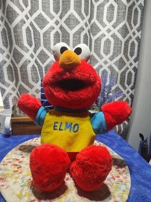 TYCO Elmo Toss and Tickle Me Plush 1997 Talking Laughing Wiggles Stuffed Animal