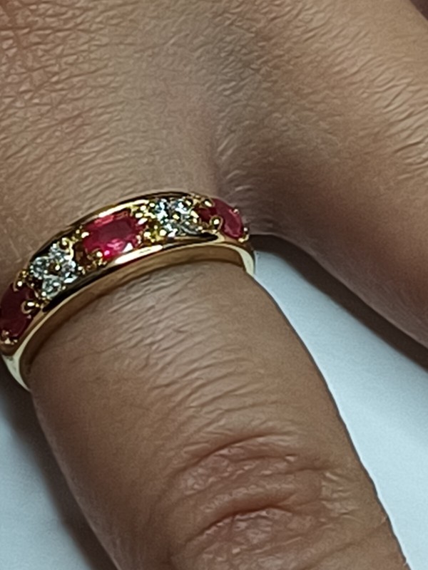 18k ruby & diamond ring .76 Tcw  Band Style Sz 6.25 /4.57 gr. Very Comfy To Wear