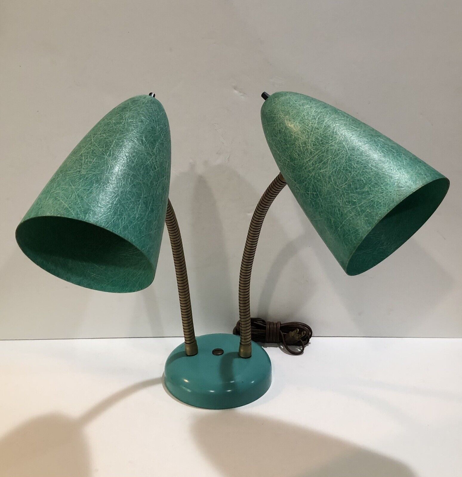 controller Bekræfte Fantasi Vintage Double Gooseneck Desk Lamp MCM Green Fiberglass Shades ~ Works Great! | eBay controller Bekræfte Fantasi Vintage Double Gooseneck Desk Lamp MCM Green Fiberglass Shades ~ Works Great! | eBay