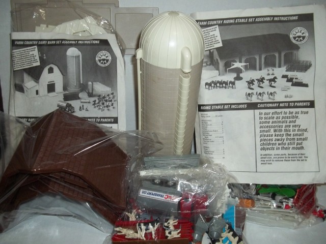 ertl farm country dairy barn playset